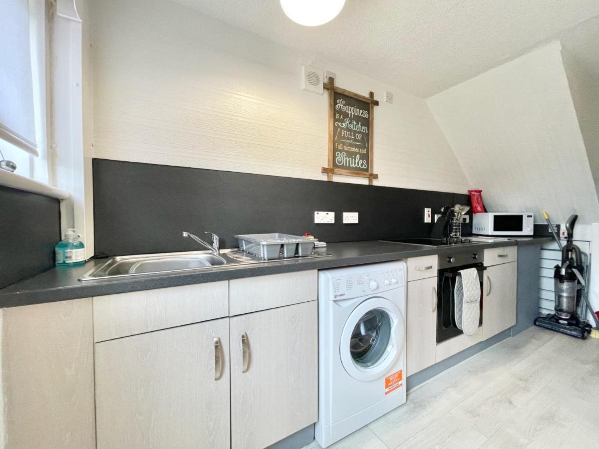 Ferienwohnung Hazel House - Vibrant 2 Bed House In Wishaw Wishaw  Exterior foto